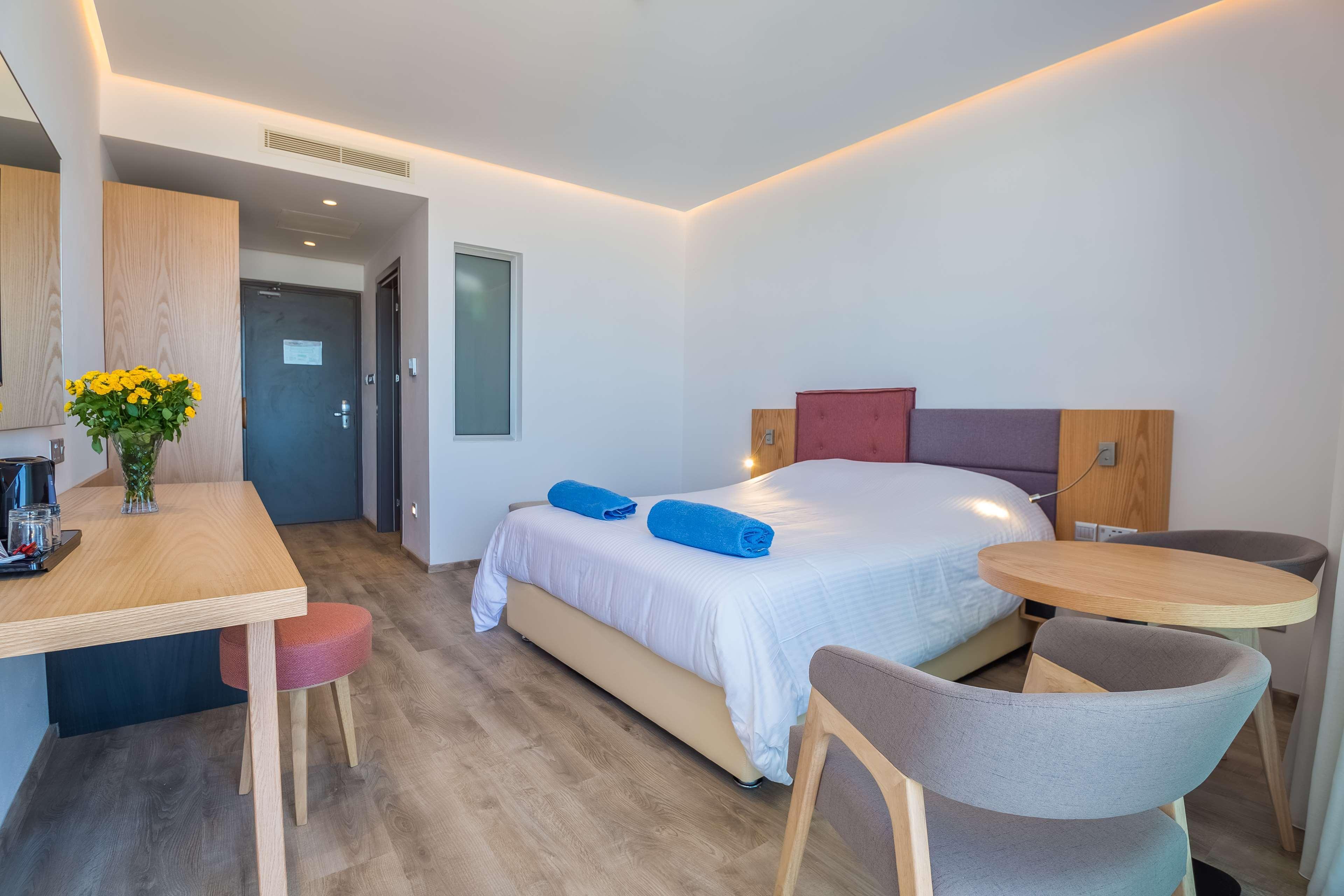 Protaras Plaza Hotel Esterno foto